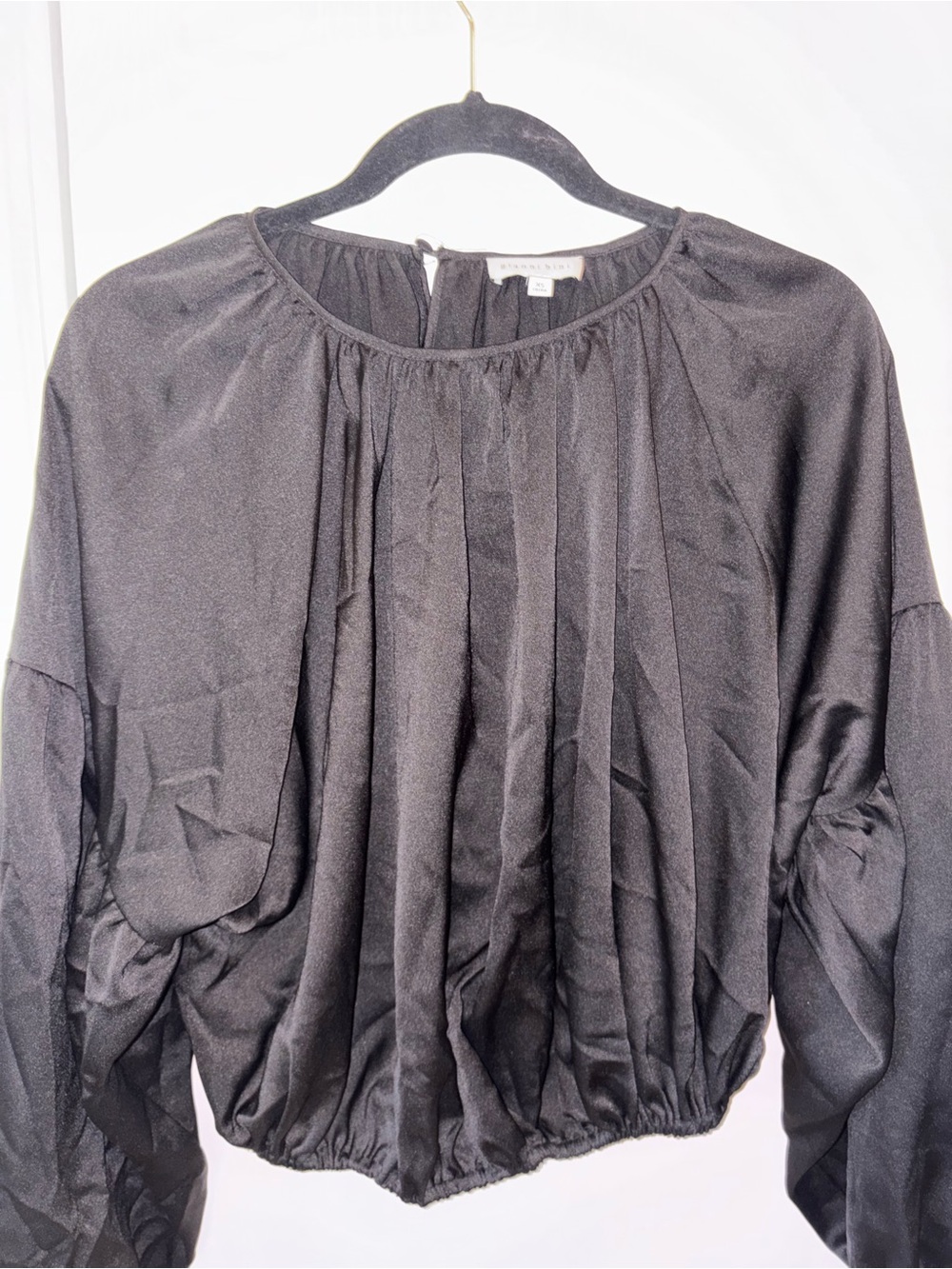 Gianni Bini Black Pleated Balloon-Sleeve Blouse